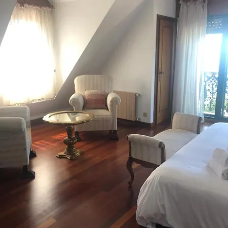 Playa Sinas Beach. A Pie De Playa. Raxo-Sanxenxo. Holiday home